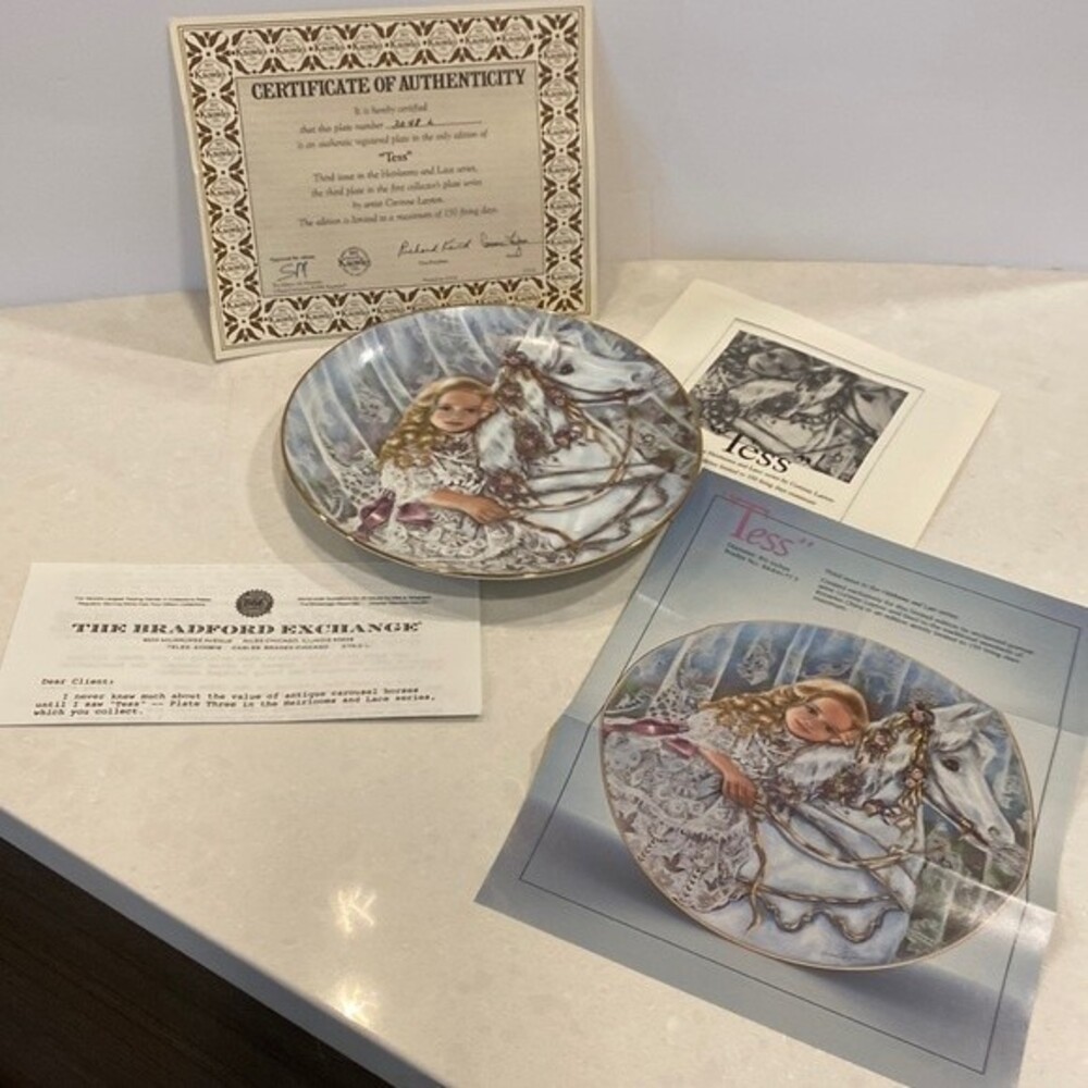 Corinne Layton Heirlooms & Lace Tess Collector’s 3rd Plate in Series #3048L - Picture 3 of 14